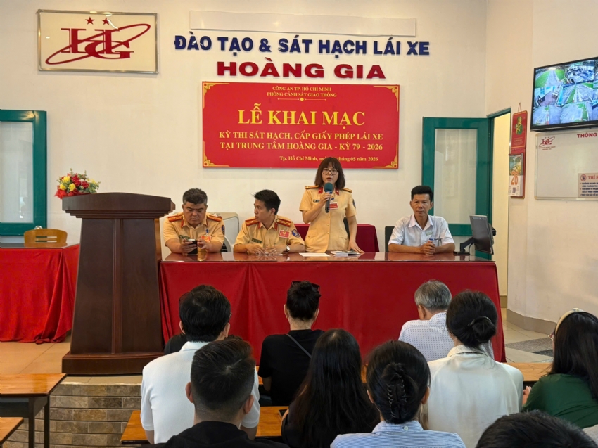 Trung Tâm Hoàng Gia tổ chức sát hạch lái xe cho 427 thí sinh hạng B và C1