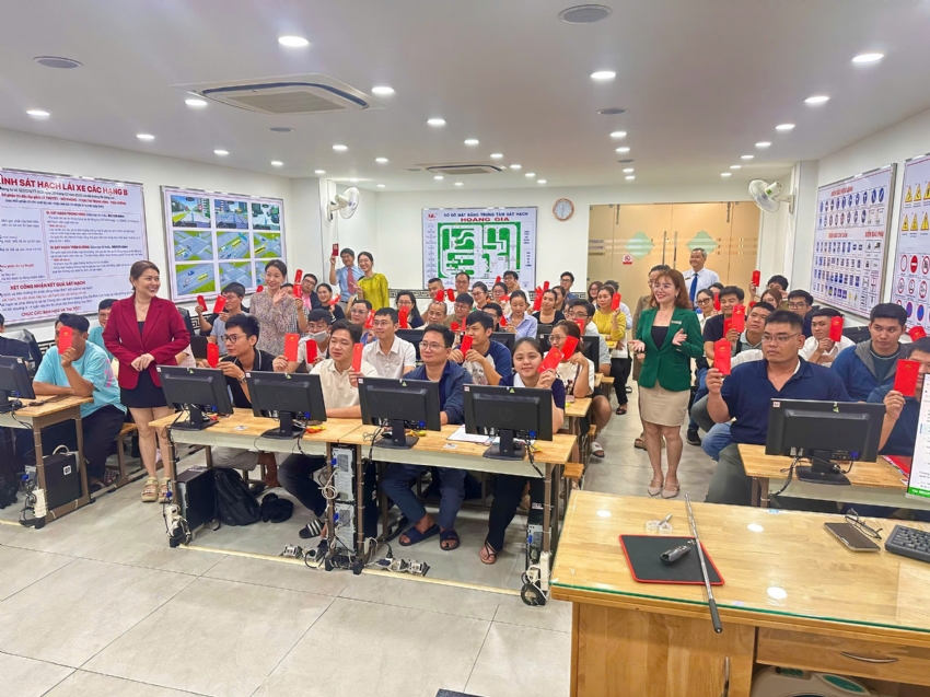 Lớp học Lý thuyết chính thức khai giảng đầu năm 2026 tại Trung Tâm Hoàng Gia